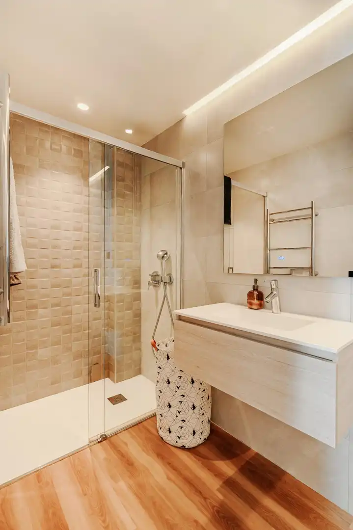 Baño de Apartamento en venta en Estepona con Aire acondicionado, Calefacción y Amueblado