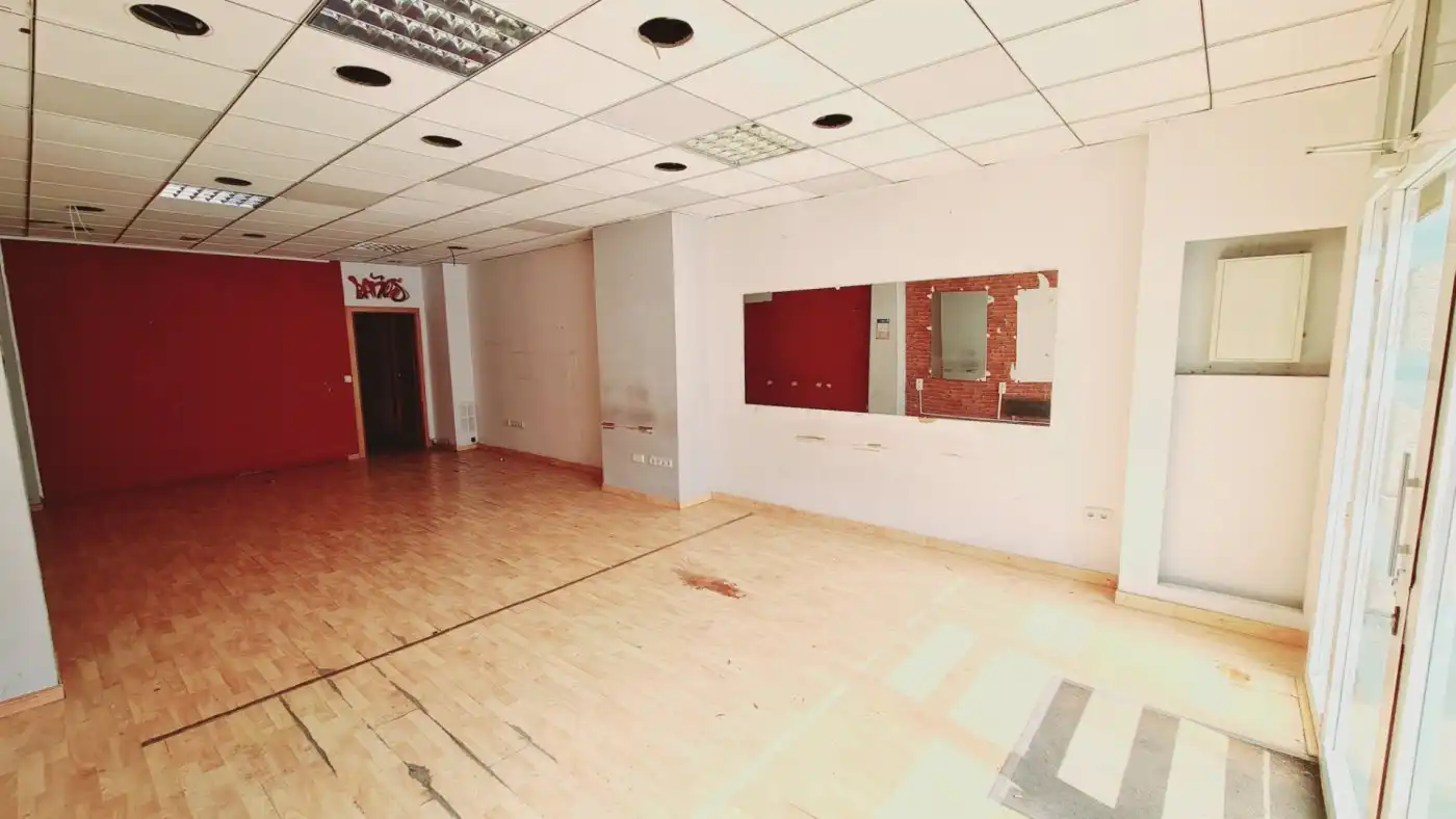 Local comercial en venda a SANTA M MAGDALENA 2, imagen 3