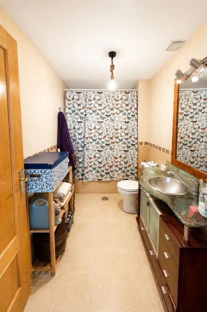 Baño de Piso de alquiler en Villaseca de la Sagra con Aire acondicionado