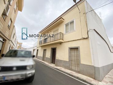 Adossat amb balcó en venda a Don Benito