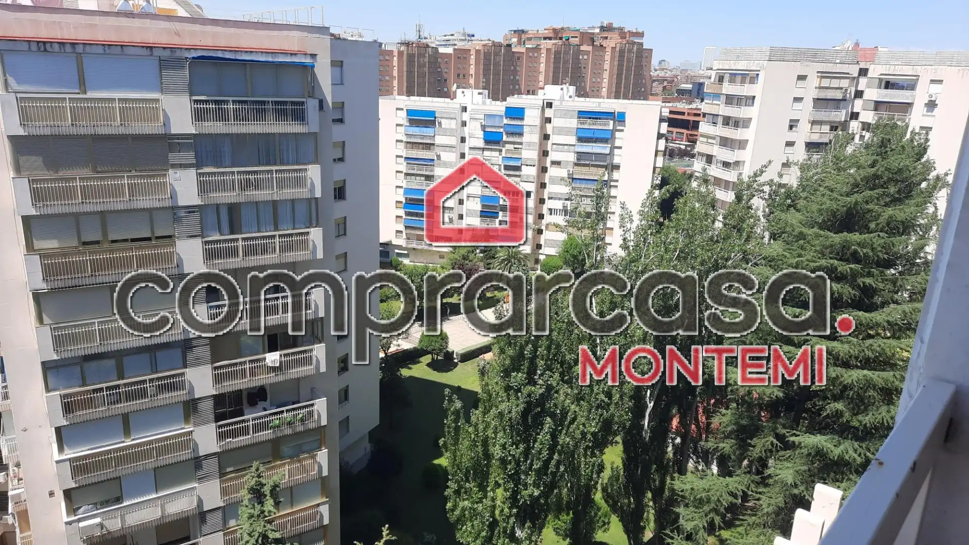 Außenansicht von Wohnung zum Verkauf in Madrid mit Heizung, Parkett und Terrasse
