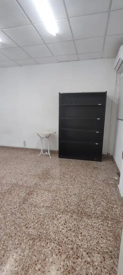 Dormitori de Local en venda en Alicante / Alacant amb Aire condicionat