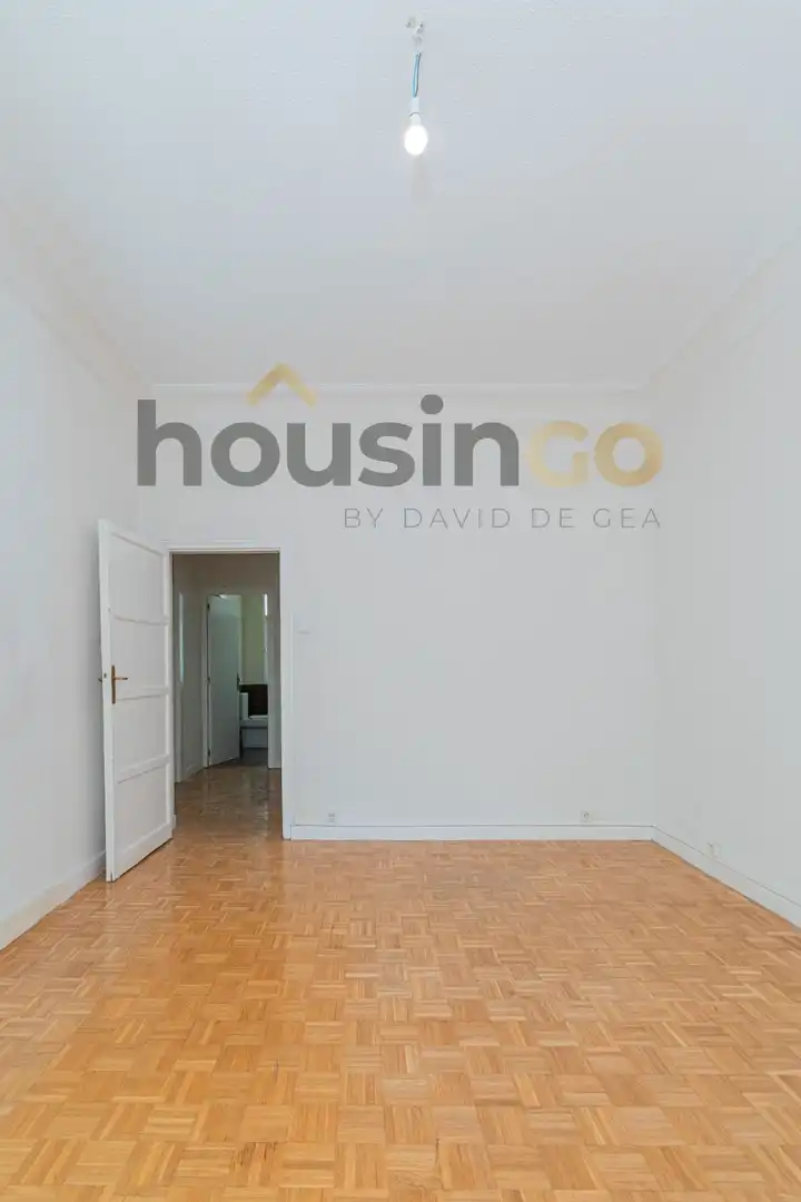 Flat for sale in Madrid  with Heating