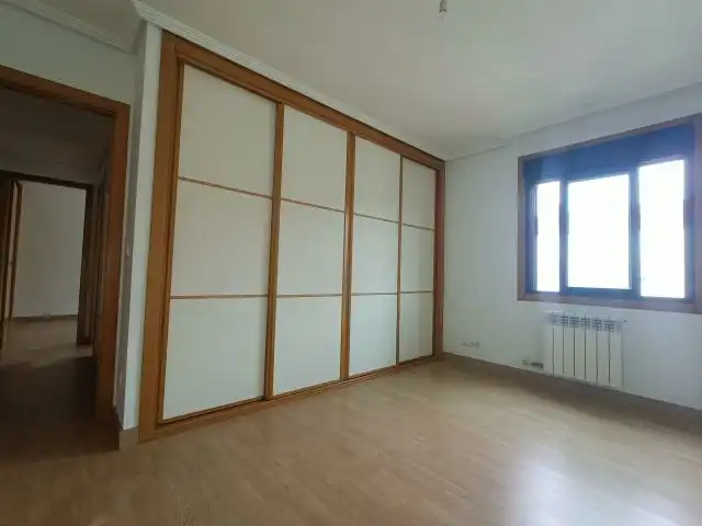Bedroom of Flat for sale in Vigo   with Heating, Storage room and Balcony