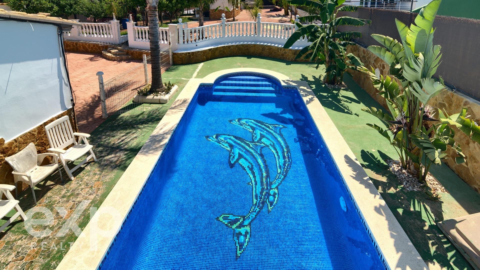 Swimming pool of House or chalet for sale in Alginet  with Air Conditioner, Heating and Private garden