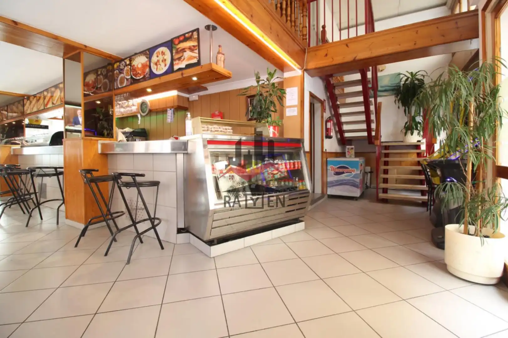 Gewerbefläche zum Verkauf in Pení, imagen 8