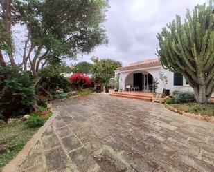 Vista exterior de Casa adosada en venda en Ciutadella de Menorca amb Piscina