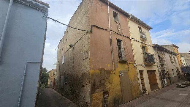 Casa adosada en Venta en CL DEL PEDRO en La Bisbal d'Empordà