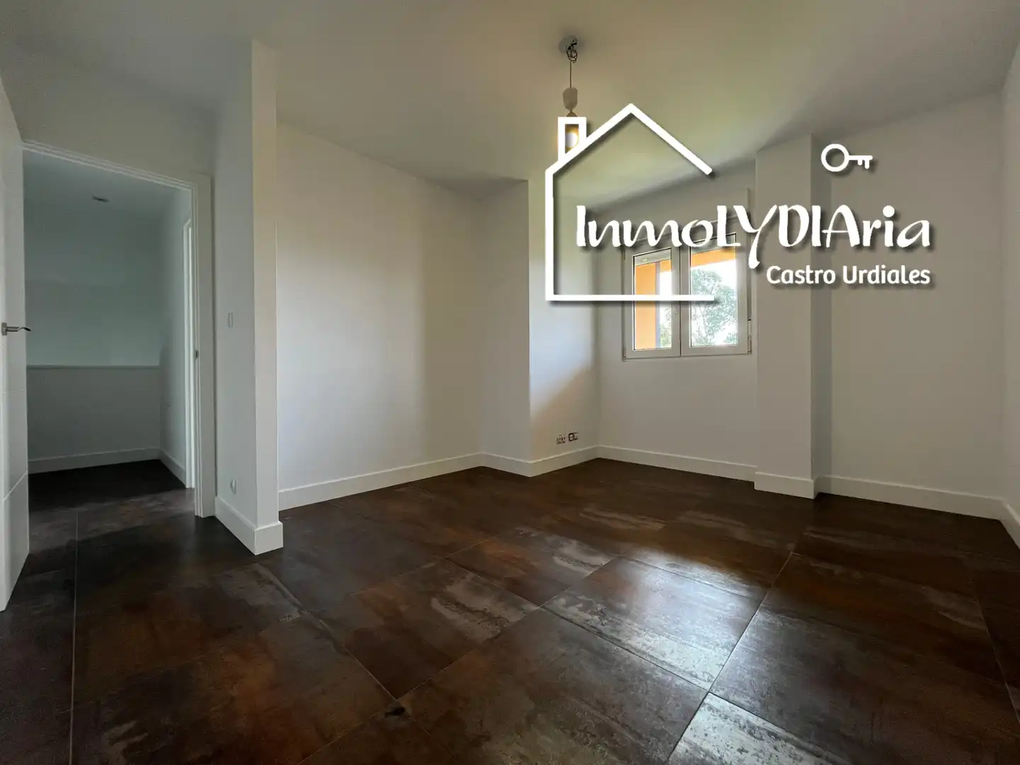 Living room of Houses for sale in Castro-Urdiales  with Heating, Private garden and Terrace