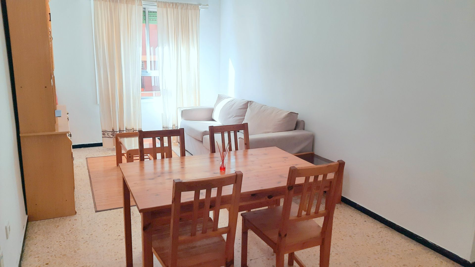 Piso de alquiler en Calle Tome Cano, La Salle - Cuatro Torres