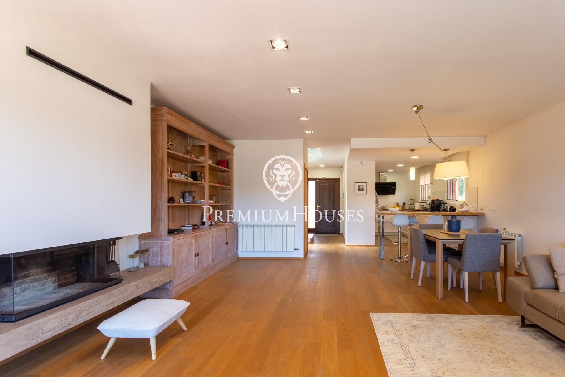 Living room of House or chalet for sale in Sant Andreu de Llavaneres  with Heating, Private garden and Parquet flooring