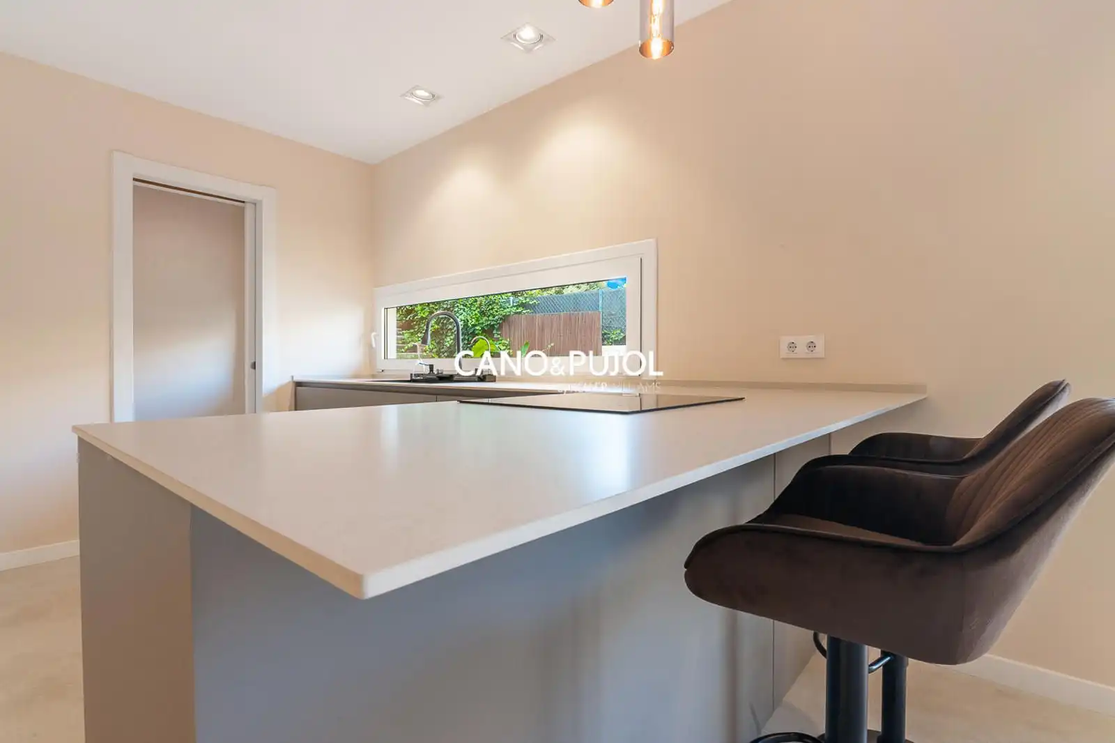 Kitchen of Houses for sale in Sant Cugat del Vallès  with Air Conditioner, Terrace and Swimming Pool