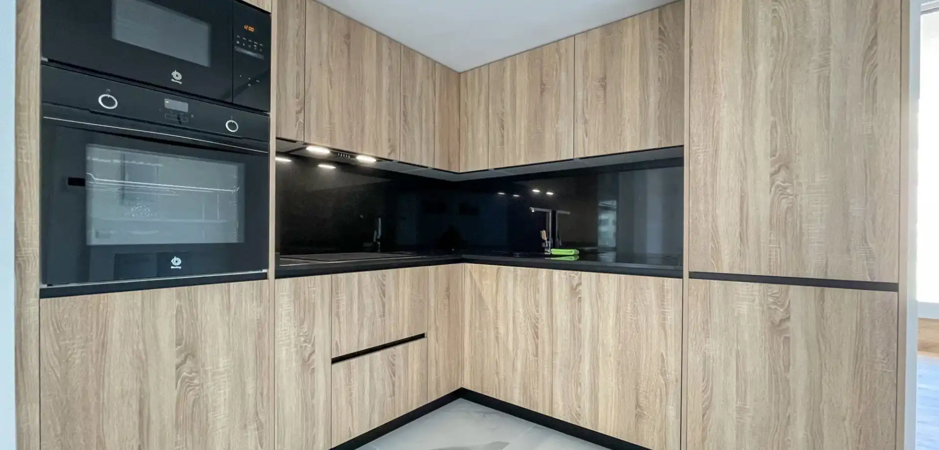 Cocina de Apartamento en venta en Torrevieja con Calefacción, Jardín privado y Terraza