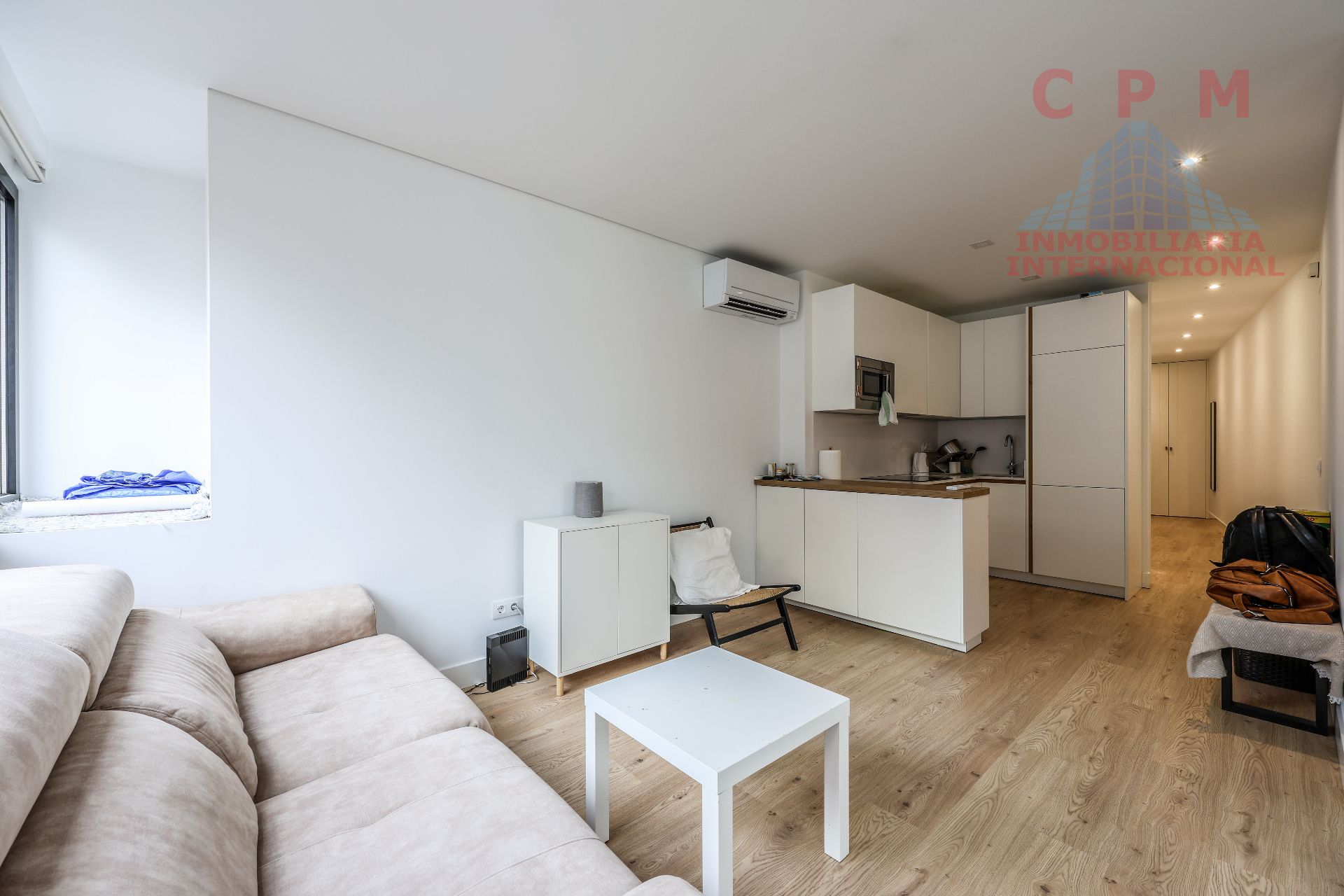 Living room of Flat to rent in  Madrid Capital  with Air Conditioner, Heating and Parquet flooring