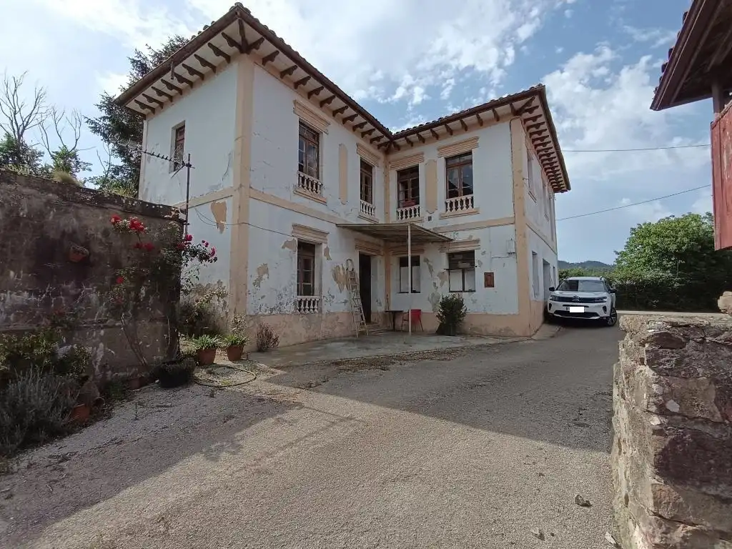 Vista exterior de Casa o xalet en venda en Llanera amb Moblat