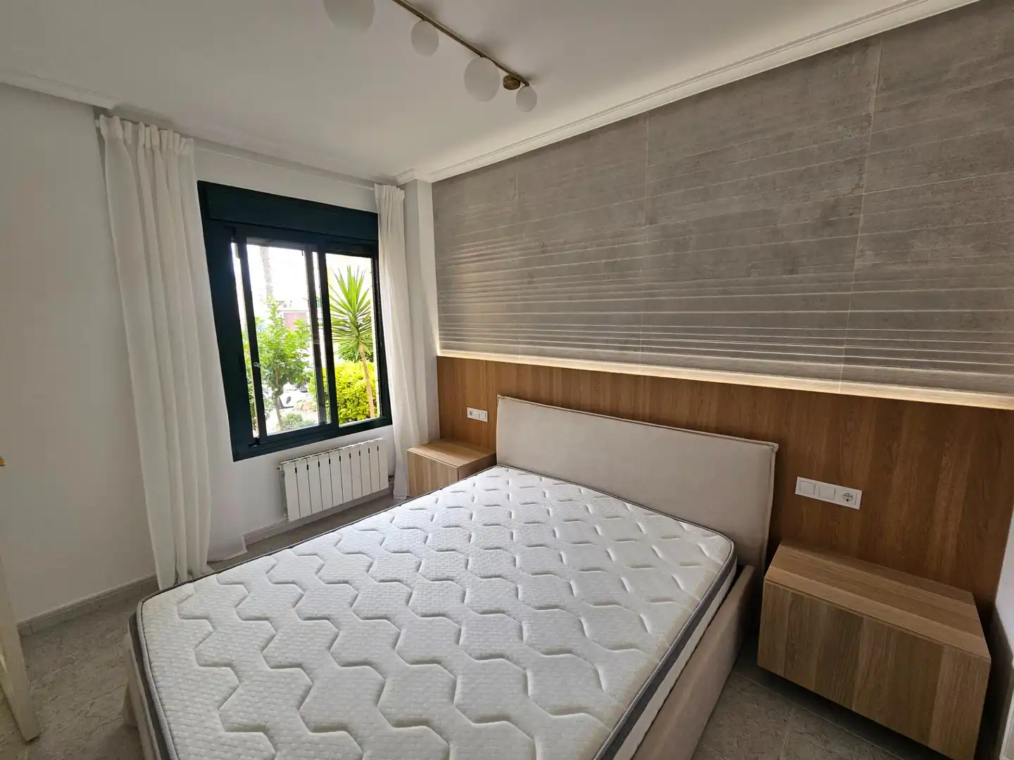 Habitación de Apartamento en venta en Orihuela con Aire acondicionado, Amueblado y Piscina comunitaria