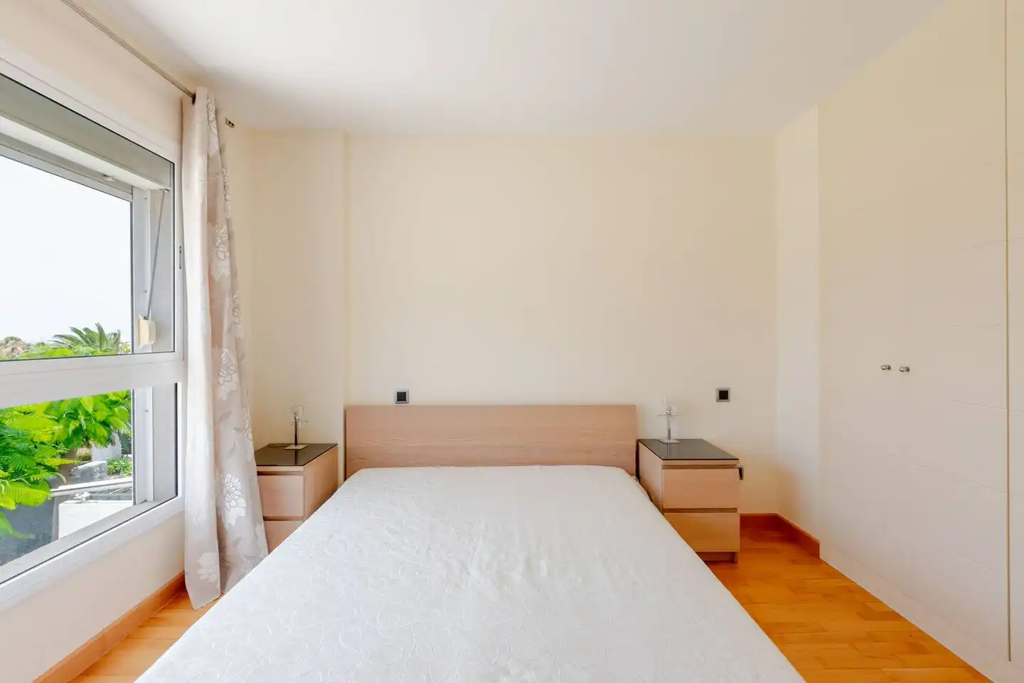 Dormitori de Casa adosada en venda en Agaete amb Jardí privat, Terrassa i Moblat