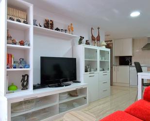 Sala d'estar de Casa o xalet en venda en Guadalix de la Sierra amb Calefacció, Traster i Forn