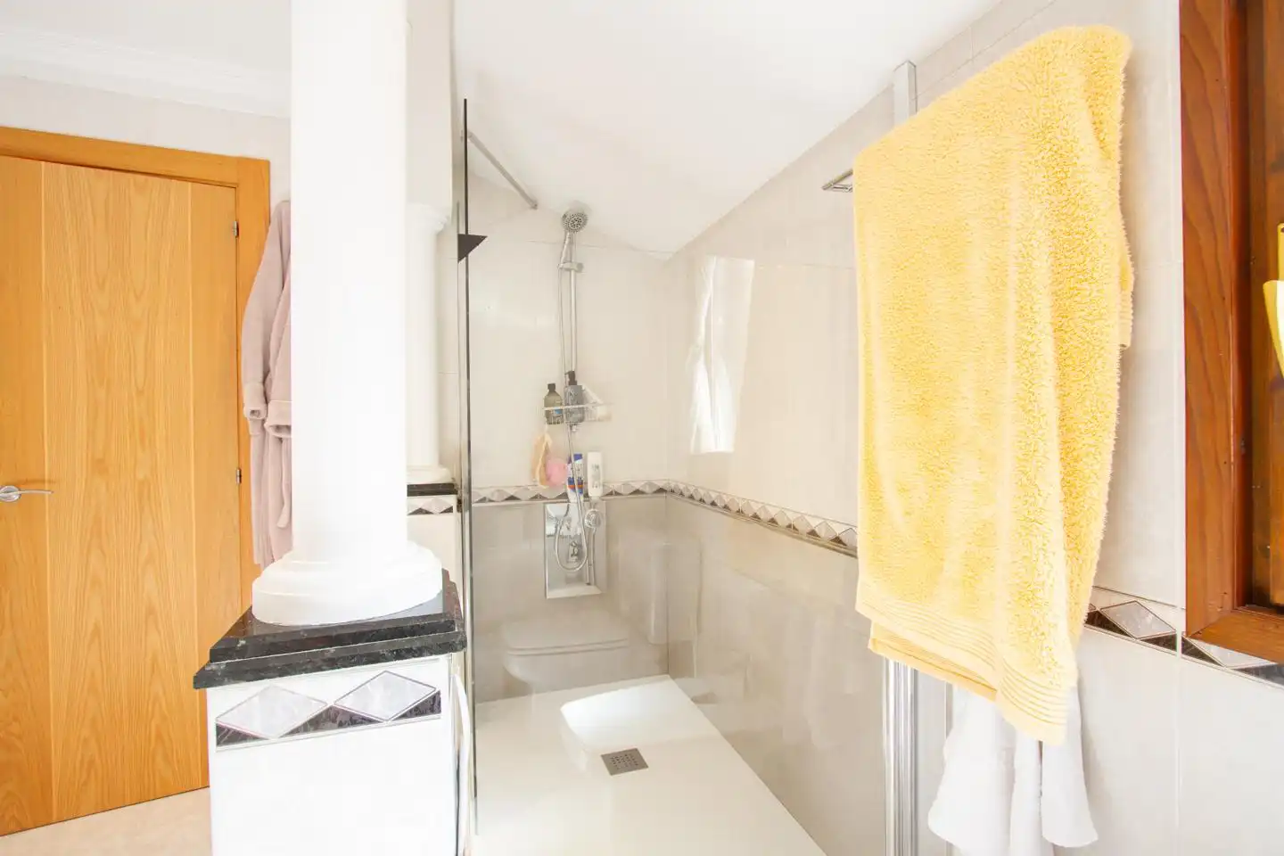 Badezimmer von Maisonette zum Verkauf in Villava / Atarrabia mit Klimaanlage, Heizung und Terrasse