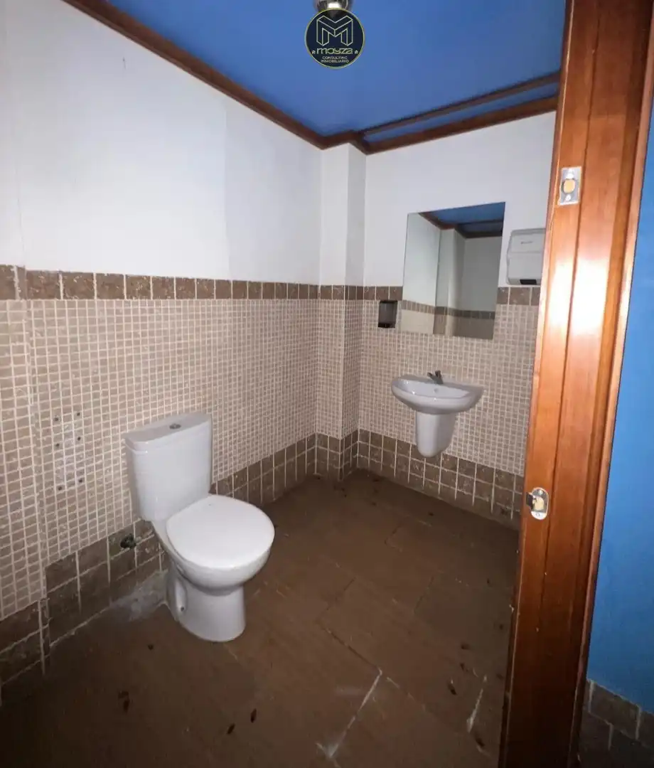 Badezimmer von Geschaftsraum zum Verkauf in Jaén