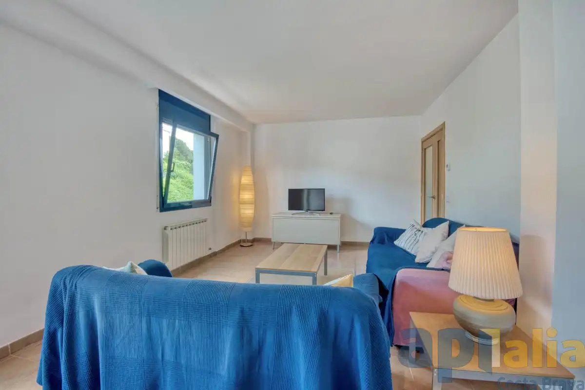 Living room of Attic for sale in Sant Feliu de Guíxols  with Terrace and Community pool