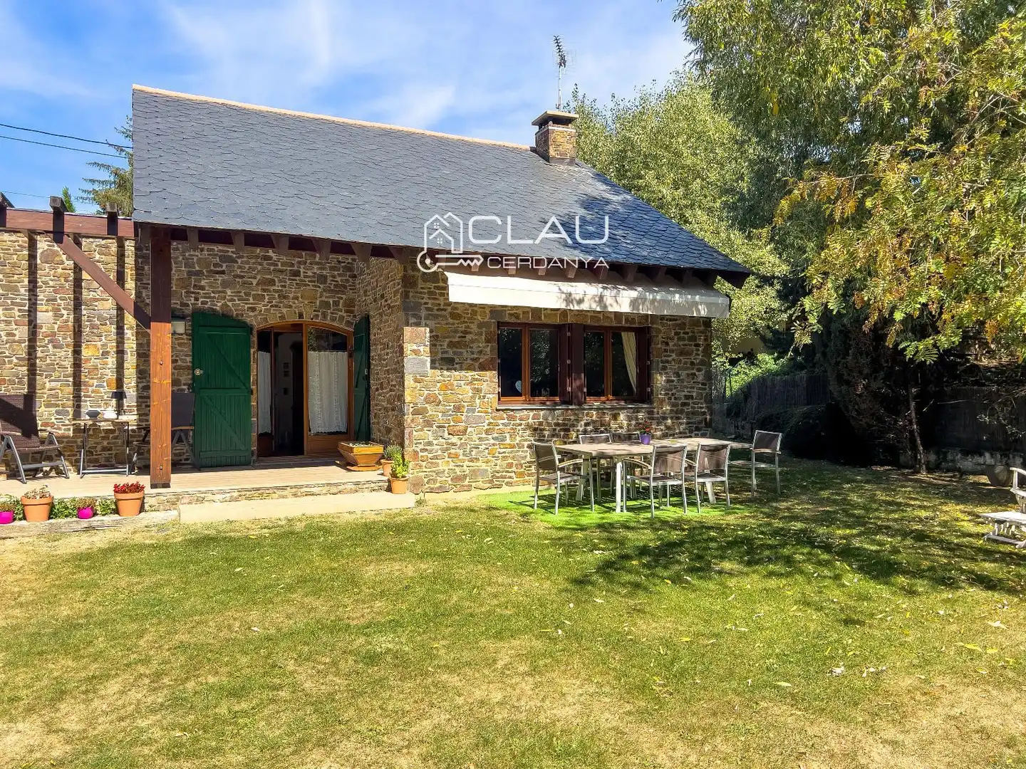 Villa con terrazza in affitto a rue de Llo 20