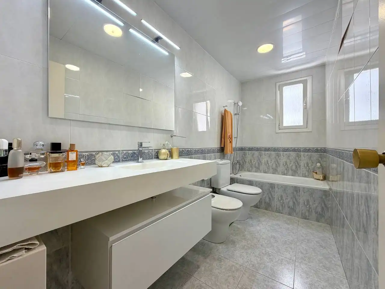 Baño de Piso en venta en Barcelona con Aire acondicionado, Amueblado y Balcón