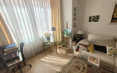 Living room of Flat for sale in  Madrid Capital  with Air Conditioner, Heating and Private garden