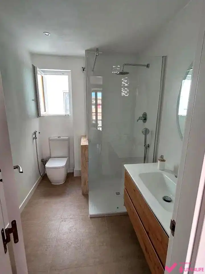 Flat for rent in calle de la Reina, El Cabanyal - El Canyamelar