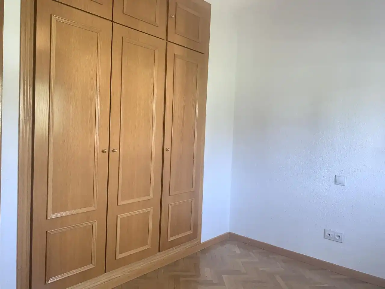 Habitación de Piso de alquiler en Manzanares El Real con Parquet, Terraza y Piscina comunitaria