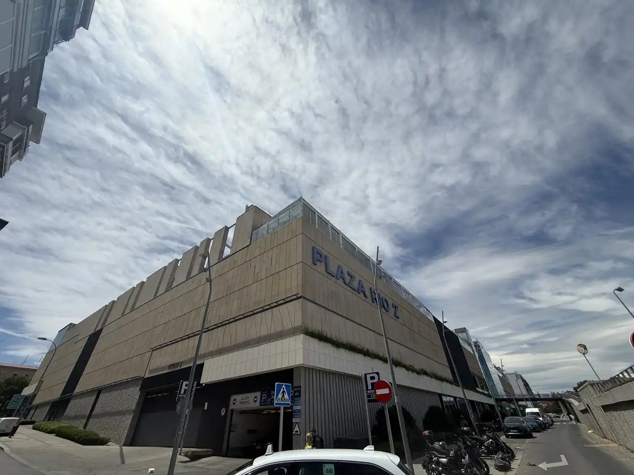Vista exterior de Pis en venda en Madrid amb Calefacció i Parquet