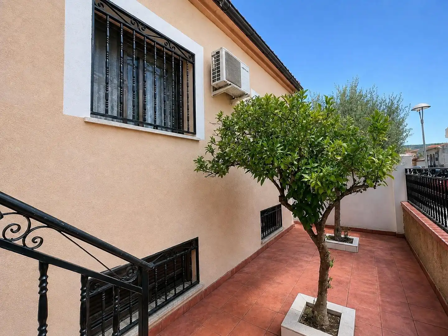 Vista exterior de Casa o chalet en venta en Madroñera con Aire acondicionado, Calefacción y Terraza