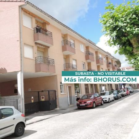 Vista exterior de Pis en venda en La Adrada 