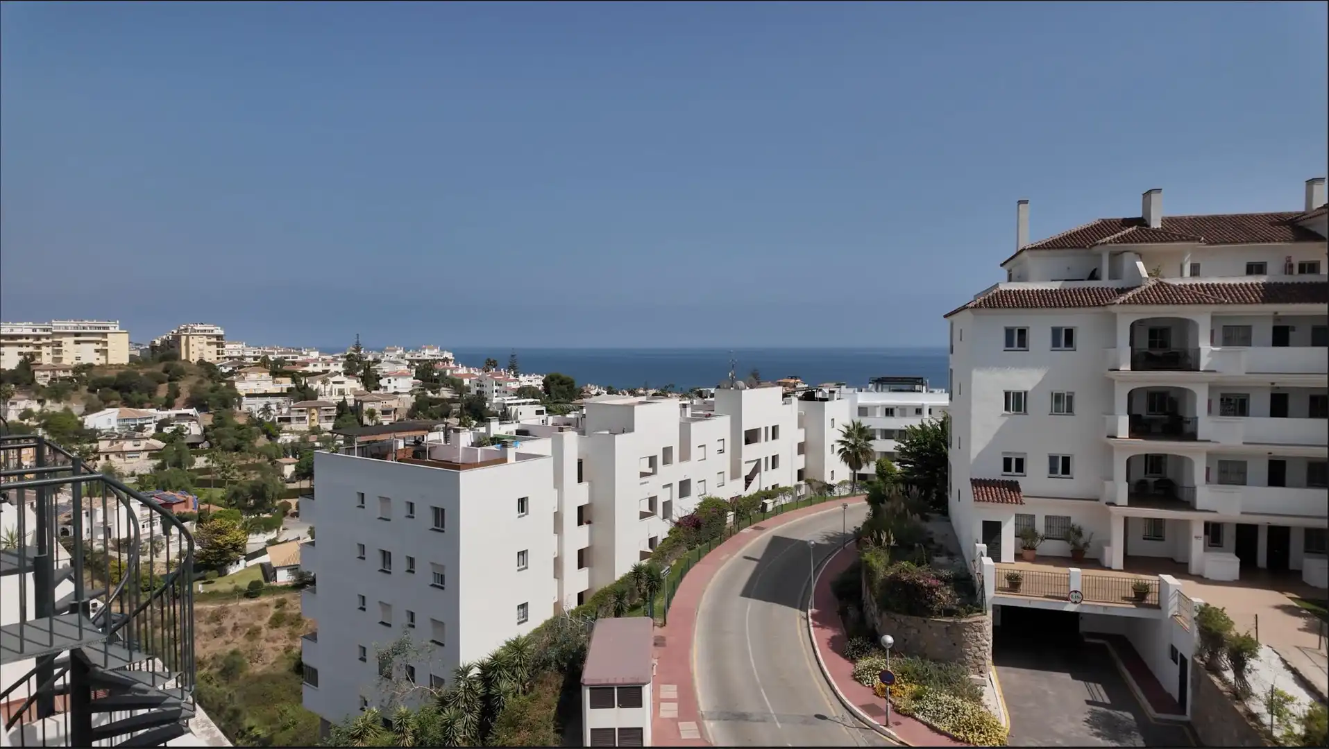 Vista exterior de Ático en venta en Mijas con Aire acondicionado, Terraza y Piscina