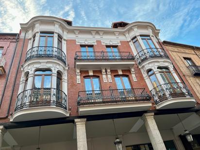 Vista exterior de Pis en venda en Palencia Capital amb Traster