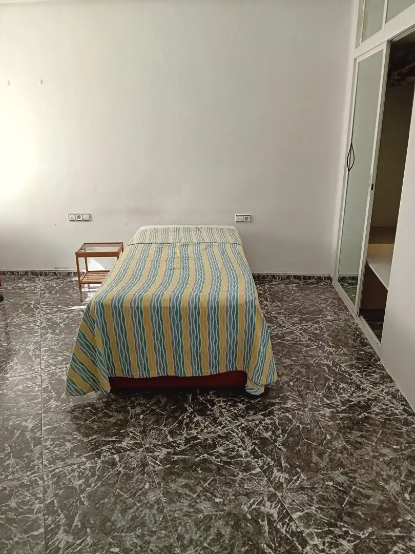 Room in Carrer de Finlàndia, Mestalla