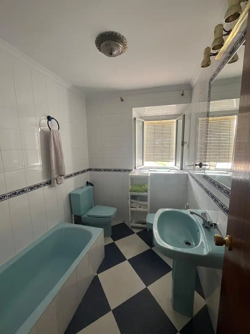 Baño de Casa o chalet en venta en El Pedroso con Terraza y Trastero
