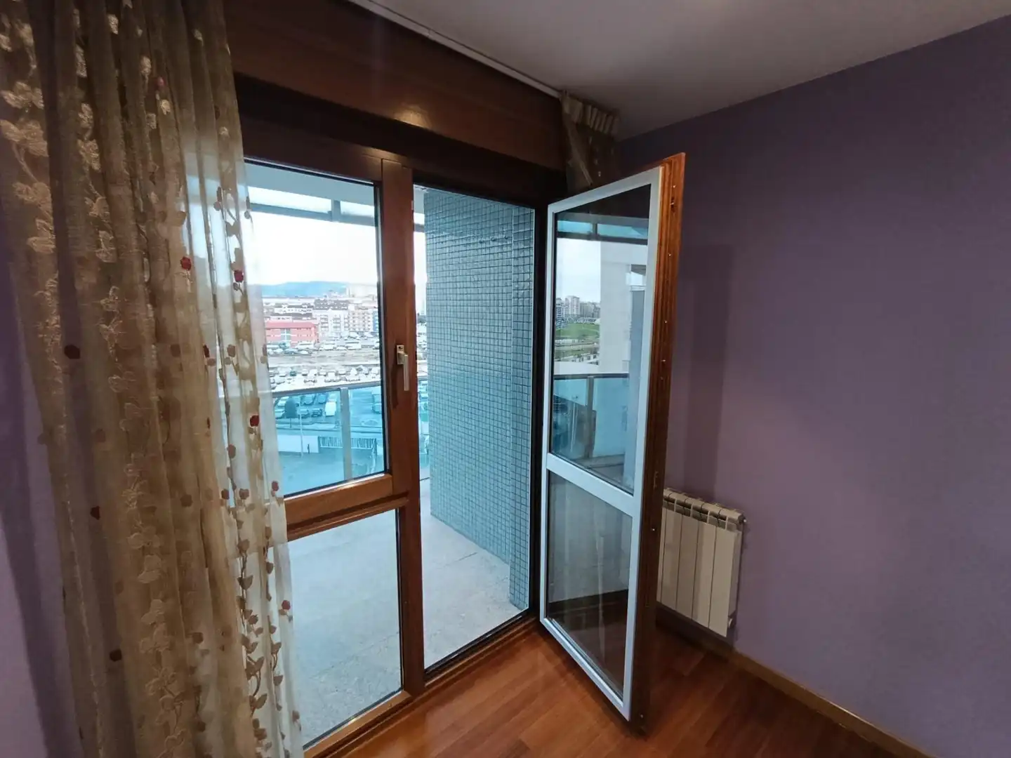 Dormitori de Pis en venda en Gijón  amb Terrassa, Traster i Moblat