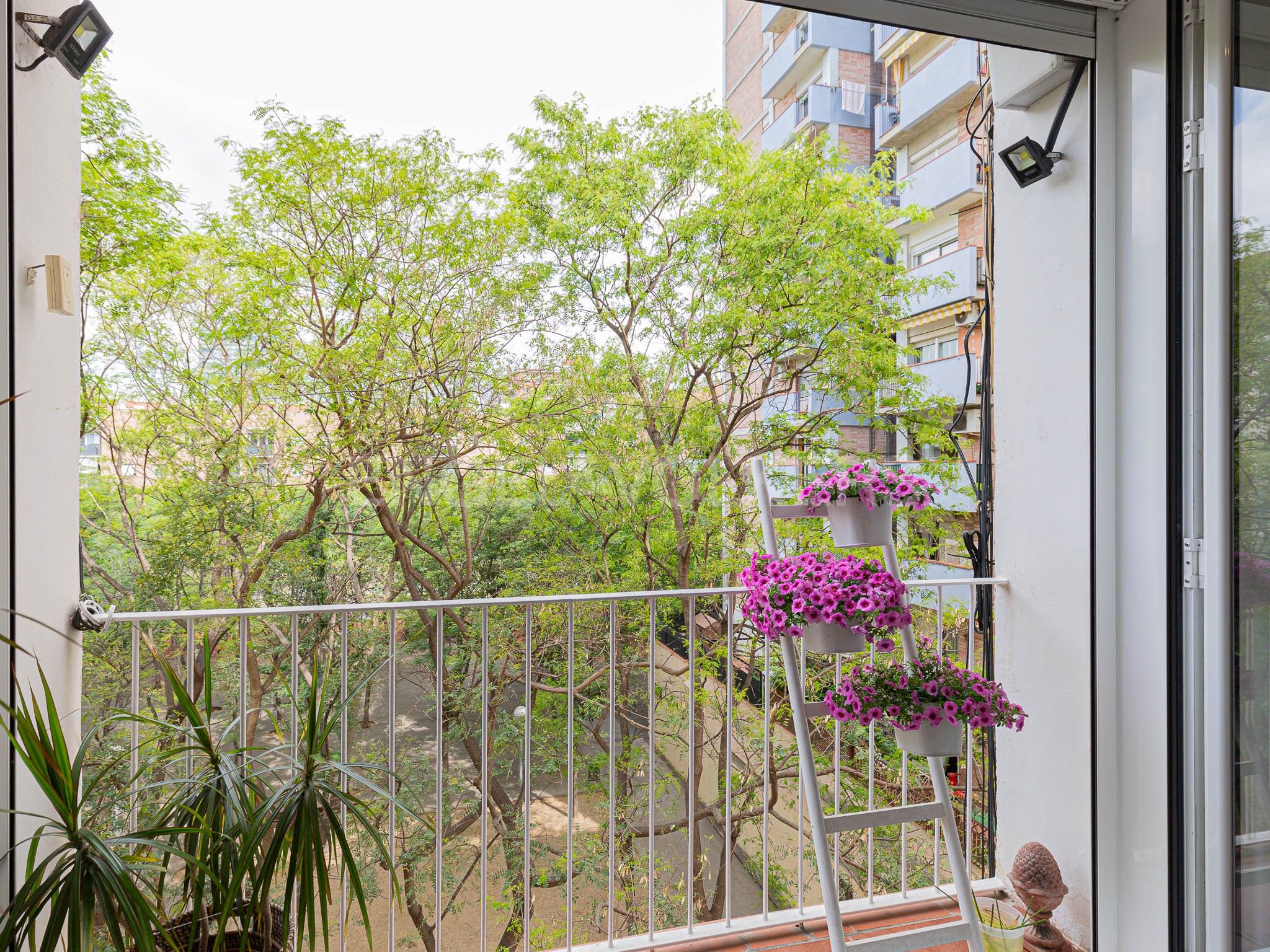 Balcony of Apartment for sale in  Barcelona Capital  with Air Conditioner, Heating and Parquet flooring