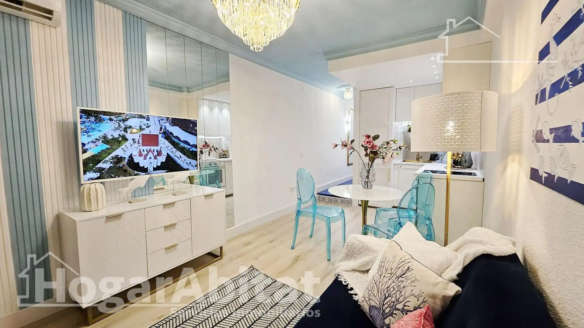 Living room of Flat for sale in Oropesa del Mar / Orpesa  with Air Conditioner, Terrace and Furnished