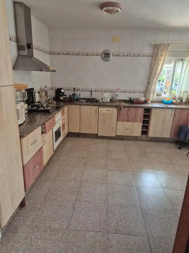 Cocina de Casa o chalet en venta en Palomares del Río con Aire acondicionado, Jardín privado y Terraza