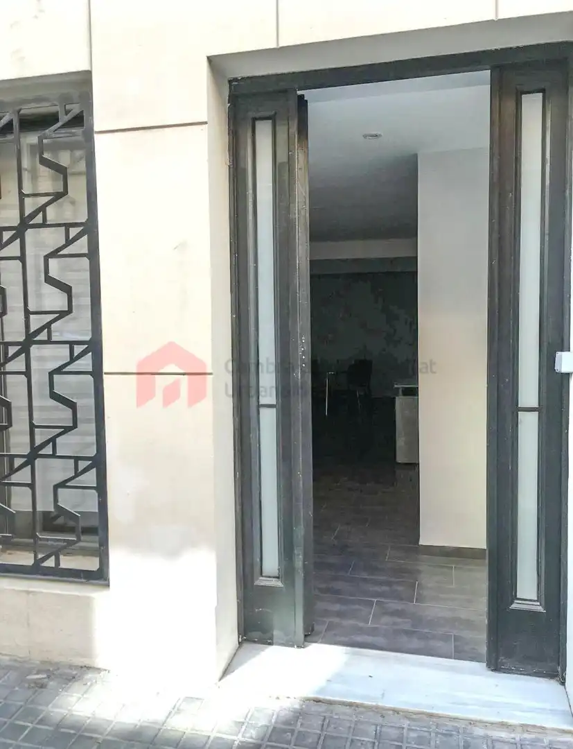 Local comercial en venda a Sants - Montjuïc, imagen 4