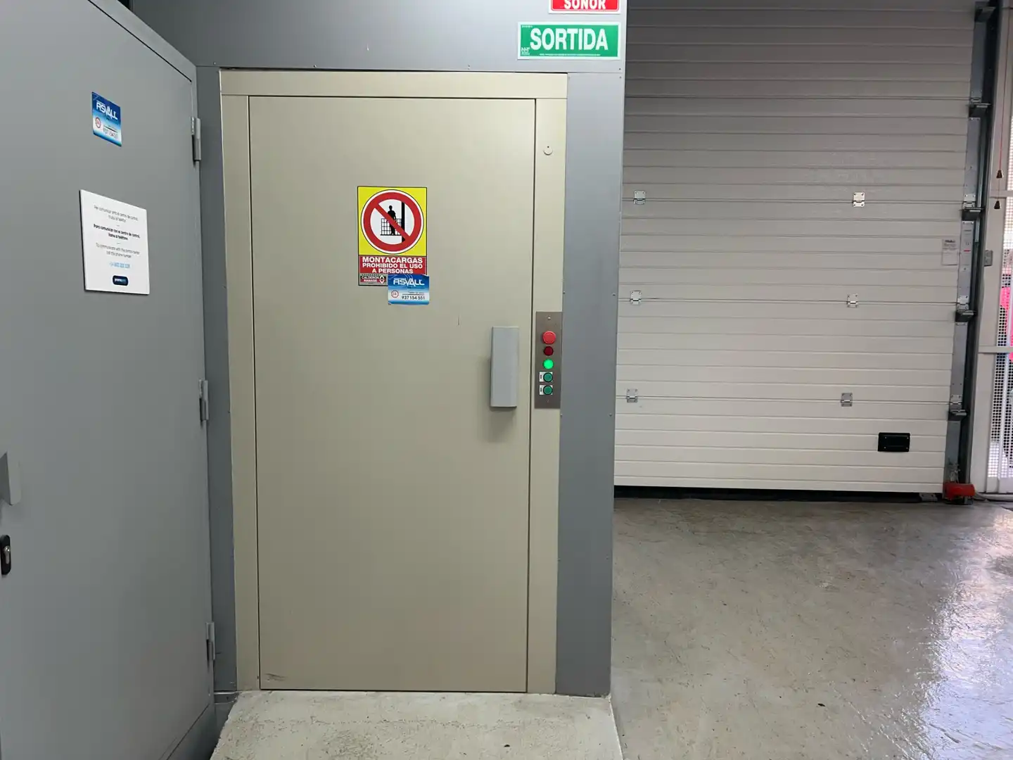 Traster de lloguer en L'Hospitalet de Llobregat amb Alarma