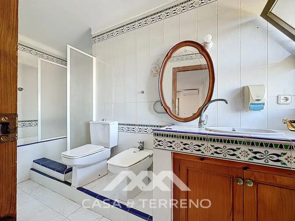 Bany de Casa o xalet en venda en Vélez-Málaga amb Aire condicionat, Jardí privat i Terrassa