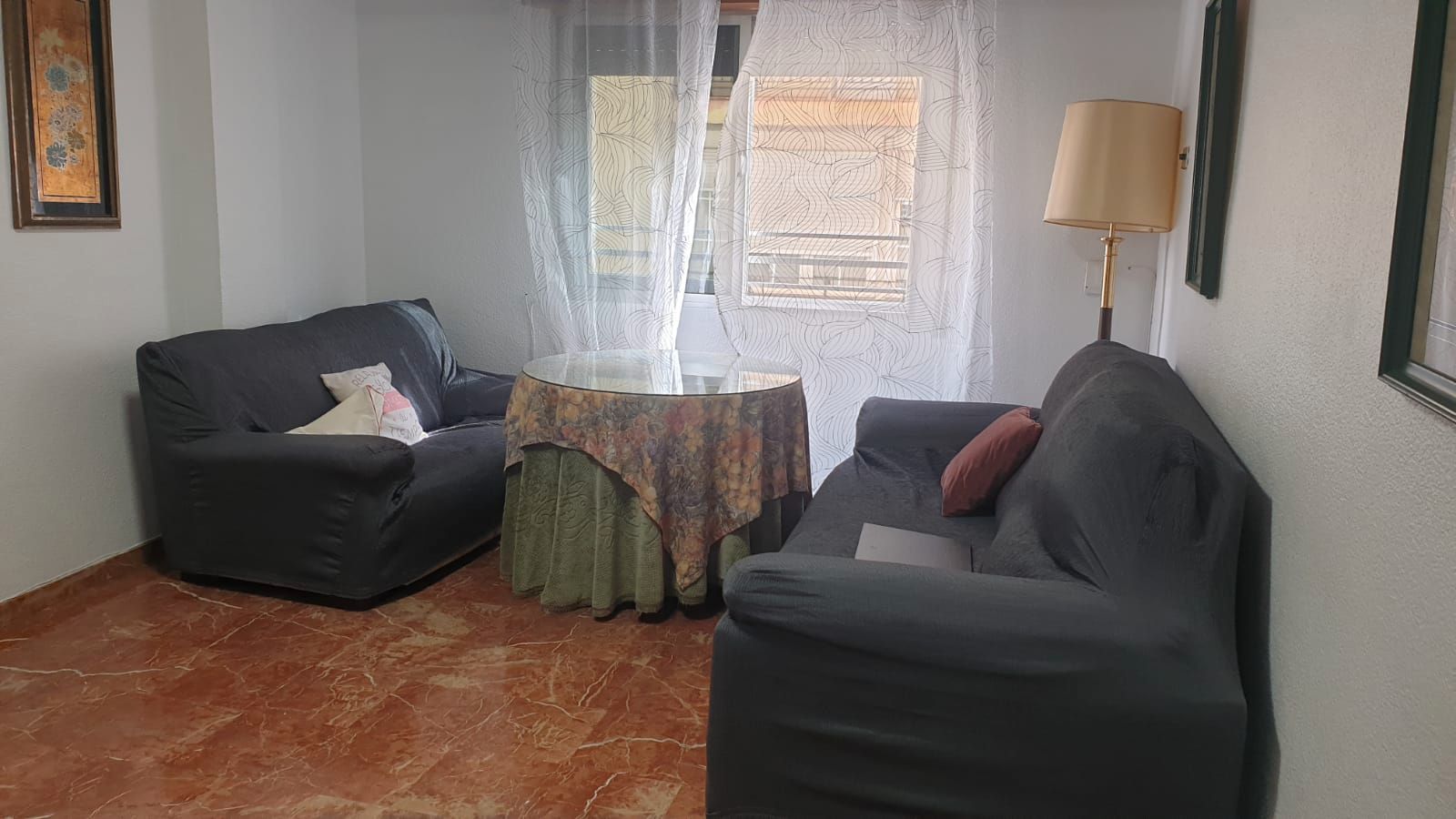 Habitación de Piso de alquiler en  Granada Capital con Calefacción, Amueblado y Horno
