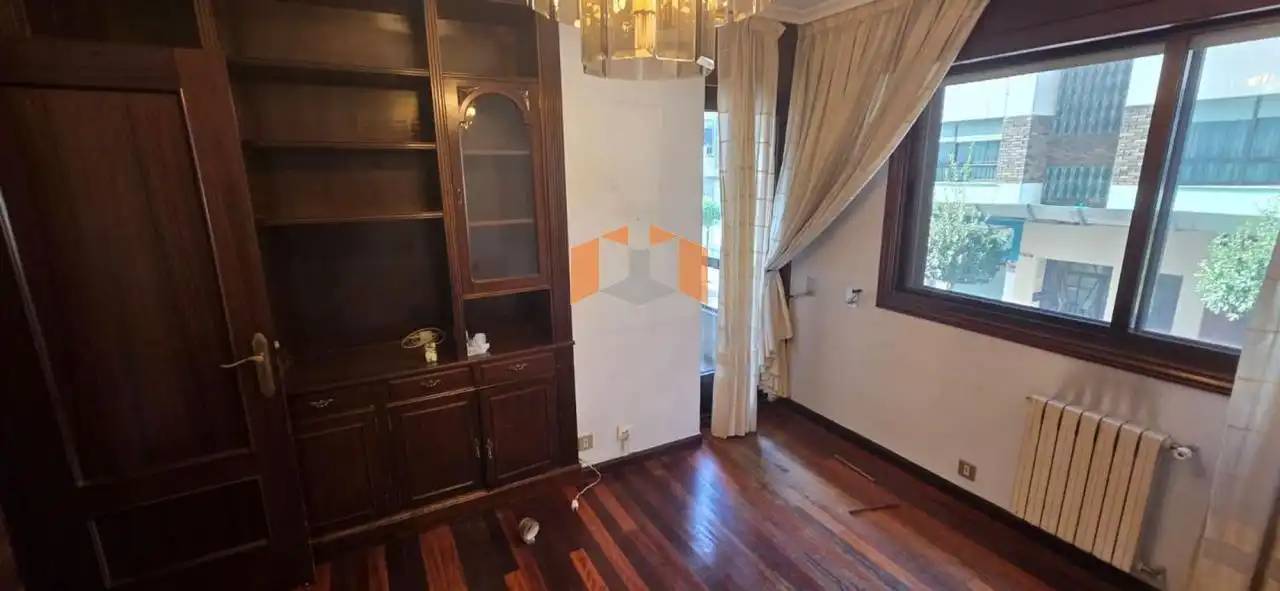 Sala de estar de Piso en venta en Vigo  con Calefacción, Parquet y Terraza