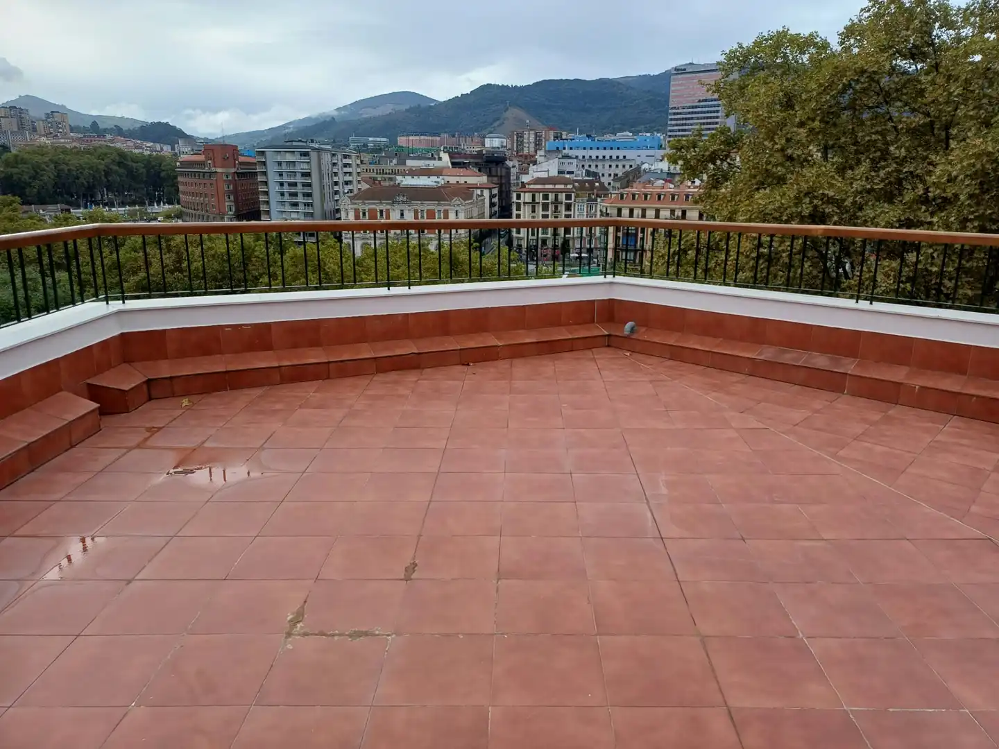 Penthouse mit Terrasse zum Verkauf in Campo de Volantín Pasealekua