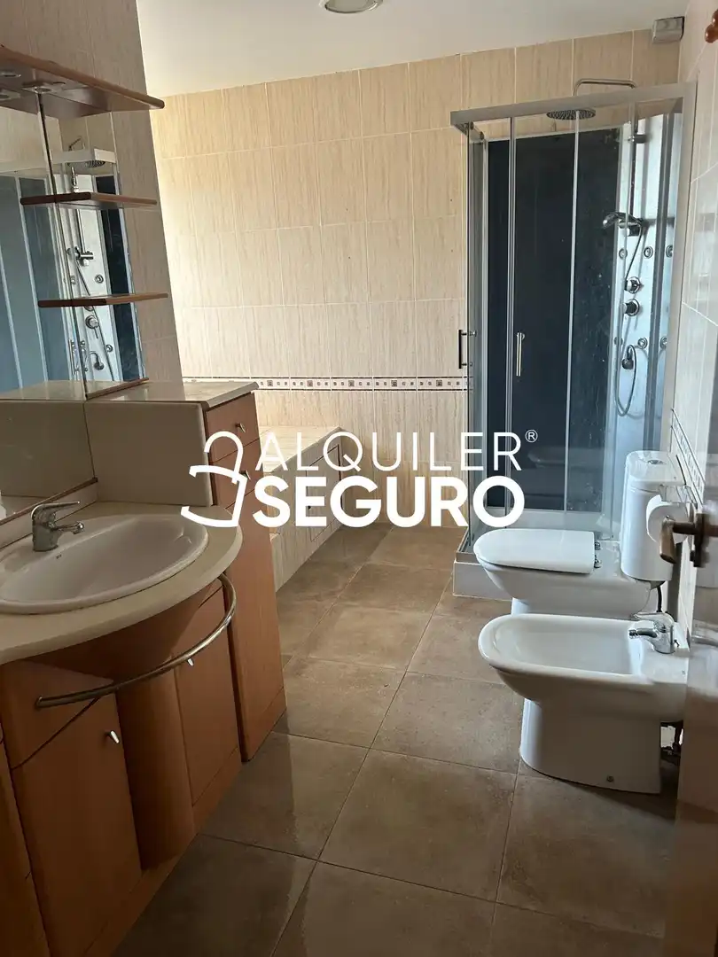 Baño de Casa o chalet de alquiler en Domeño con Terraza y Trastero