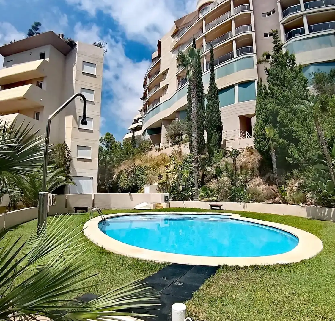 Piscina de Ático en venta en Altea con Aire acondicionado, Calefacción y Jardín privado