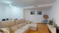 Living room of Flat for sale in  Zaragoza Capital  with Air Conditioner, Heating and Balcony